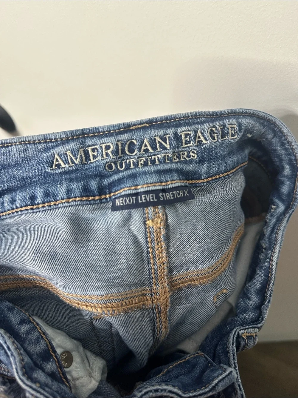 American Eagle Next Level stretch Hi-Rise Shortie Women’s Shorts size 4